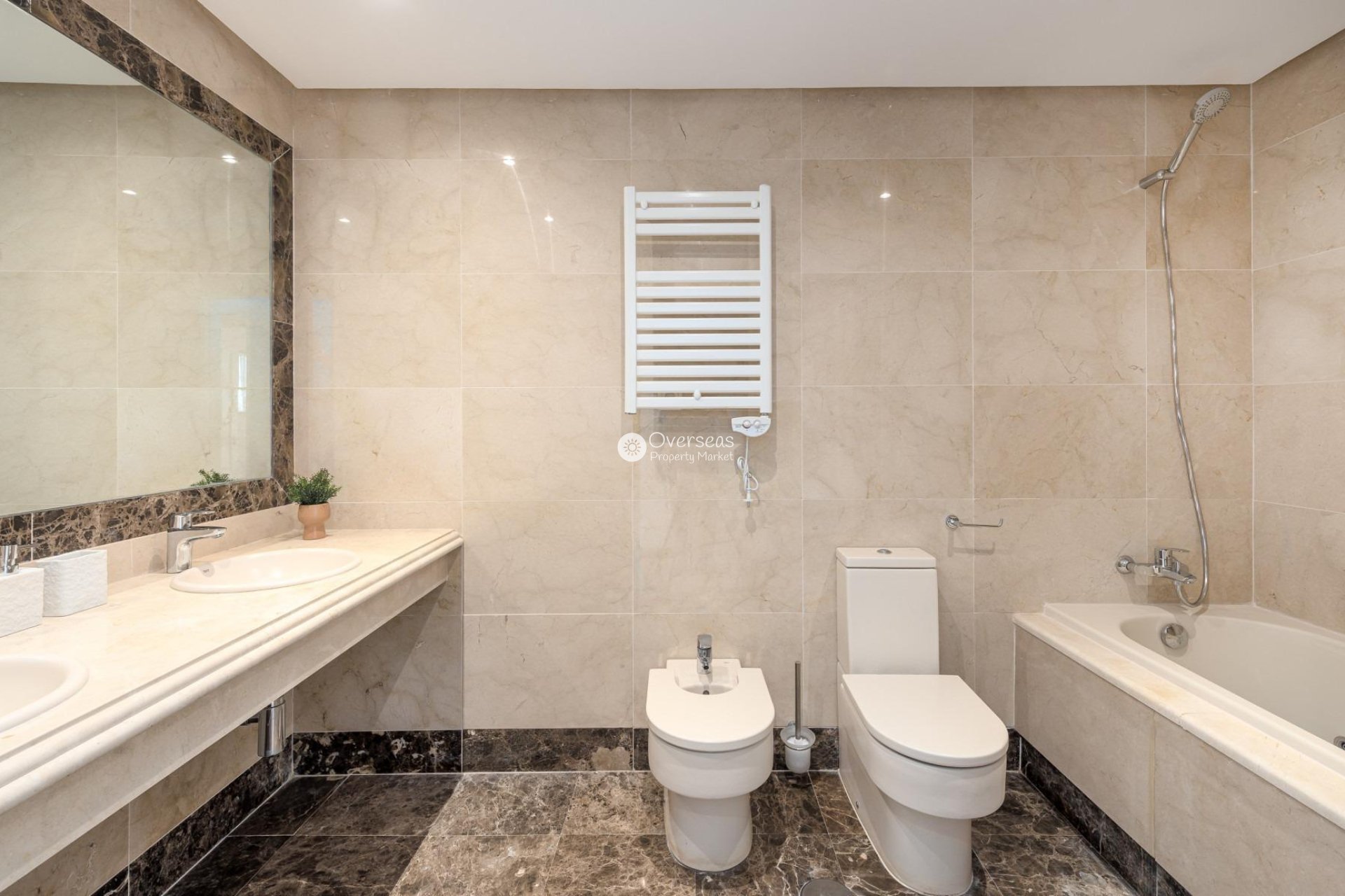 Nowy budynek - Villa -
Estepona