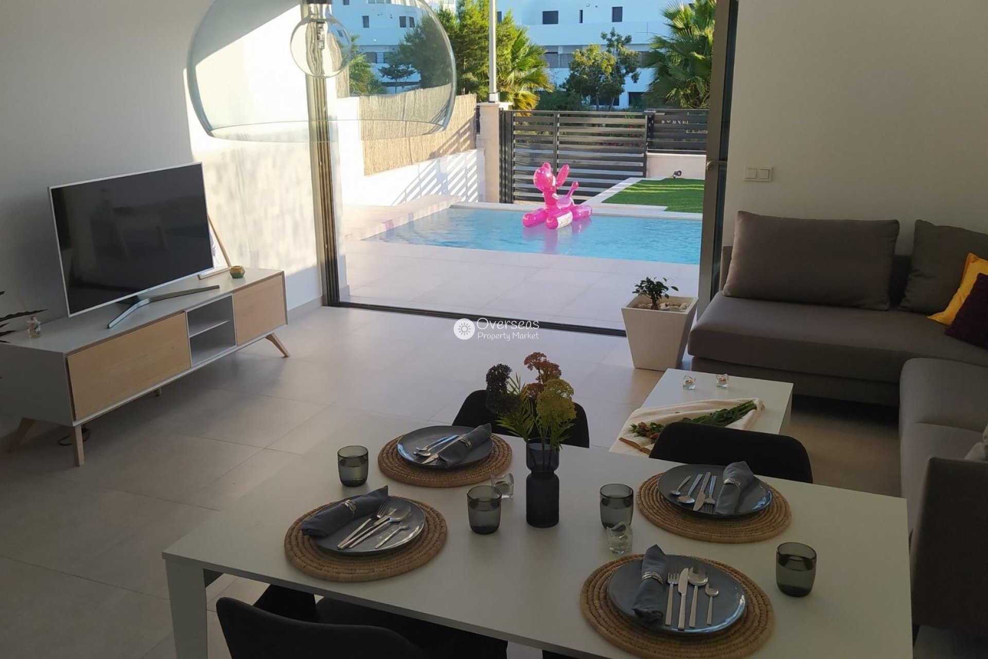 Nowy budynek - Villa -
Orihuela Costa