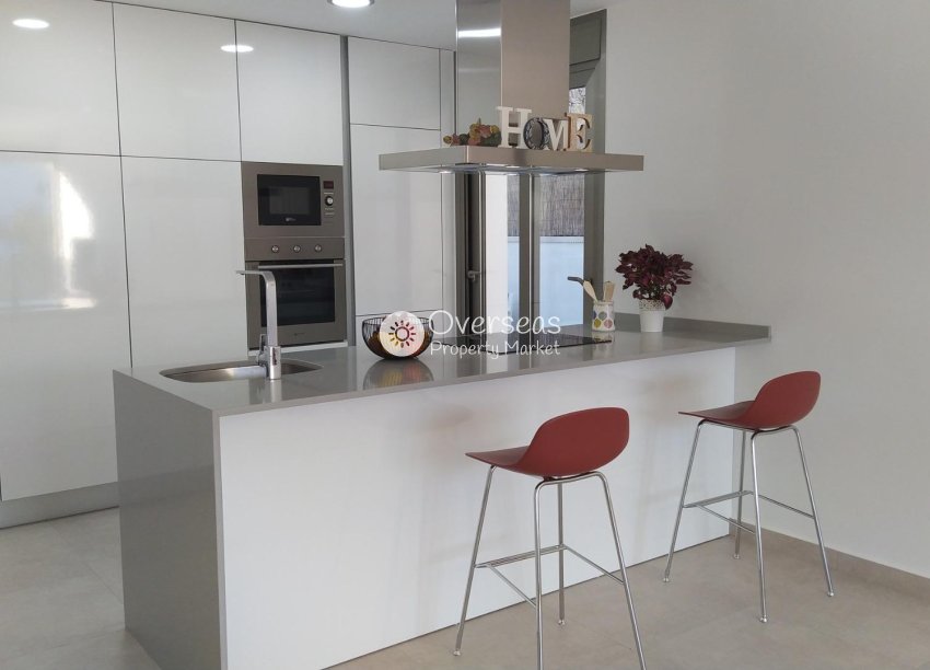 Nowy budynek - Villa -
Orihuela Costa
