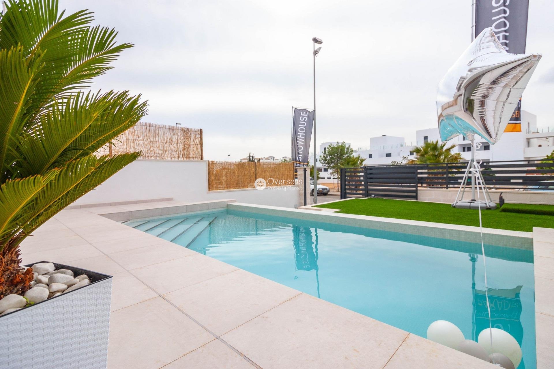 Nowy budynek - Villa -
Orihuela Costa