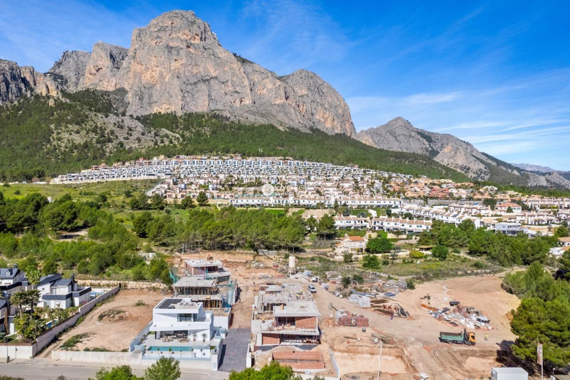 Nowy budynek - Villa -
Polop - Urbanizaciones