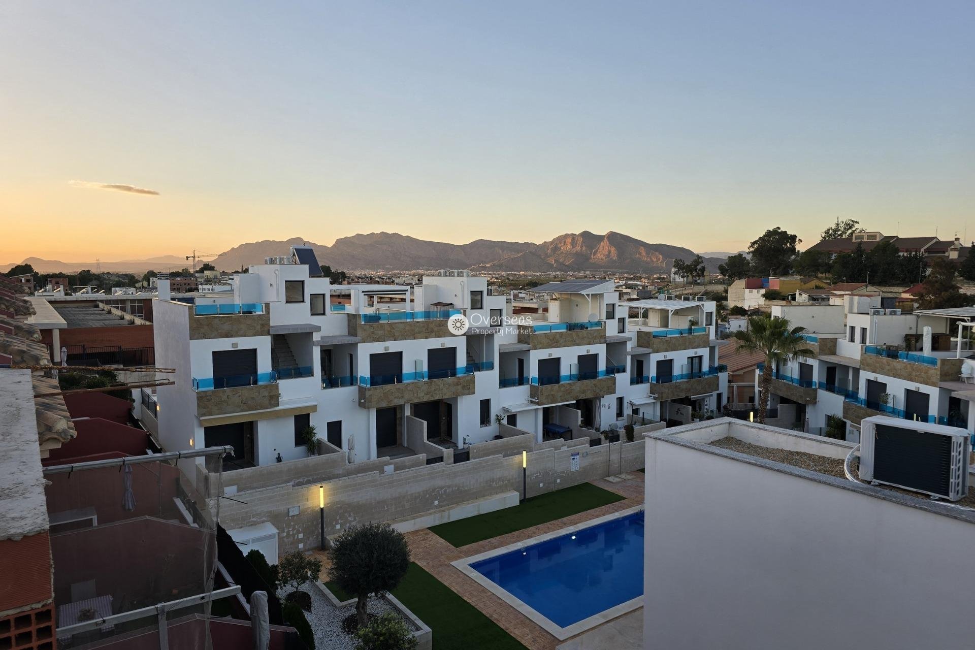 Obra nueva - Adosado -
Bigastro