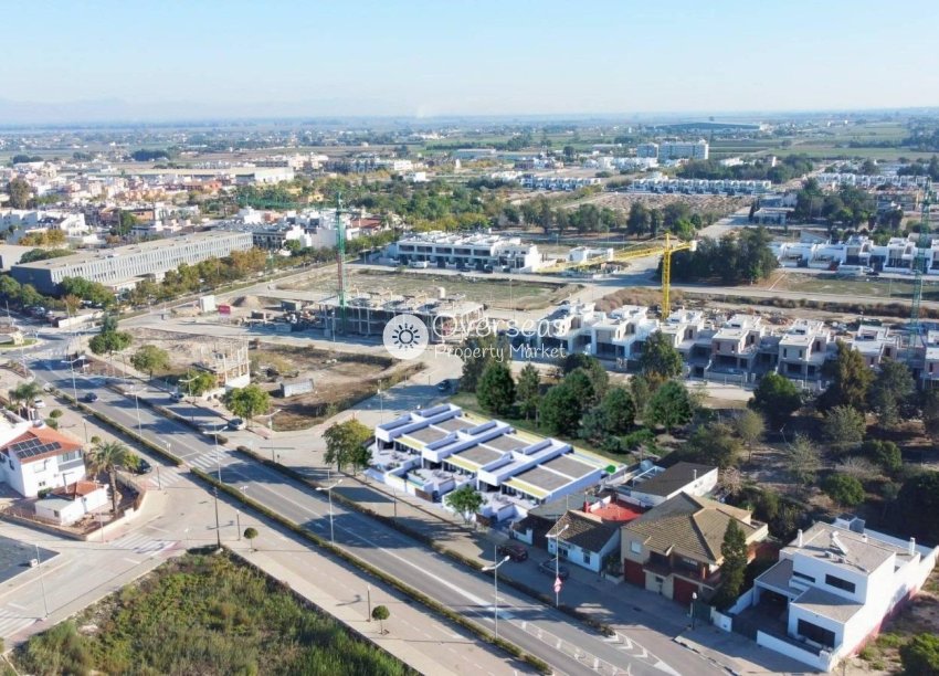 Obra nueva - Adosado -
Dolores