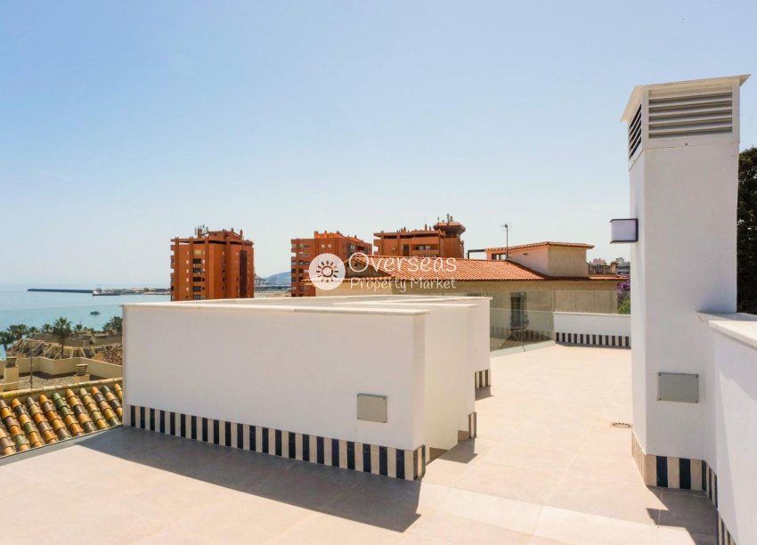 Obra nueva - Adosado -
Málaga