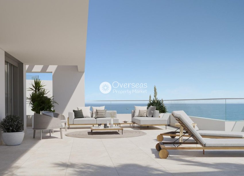 Obra nueva - Apartamento / piso -
Estepona