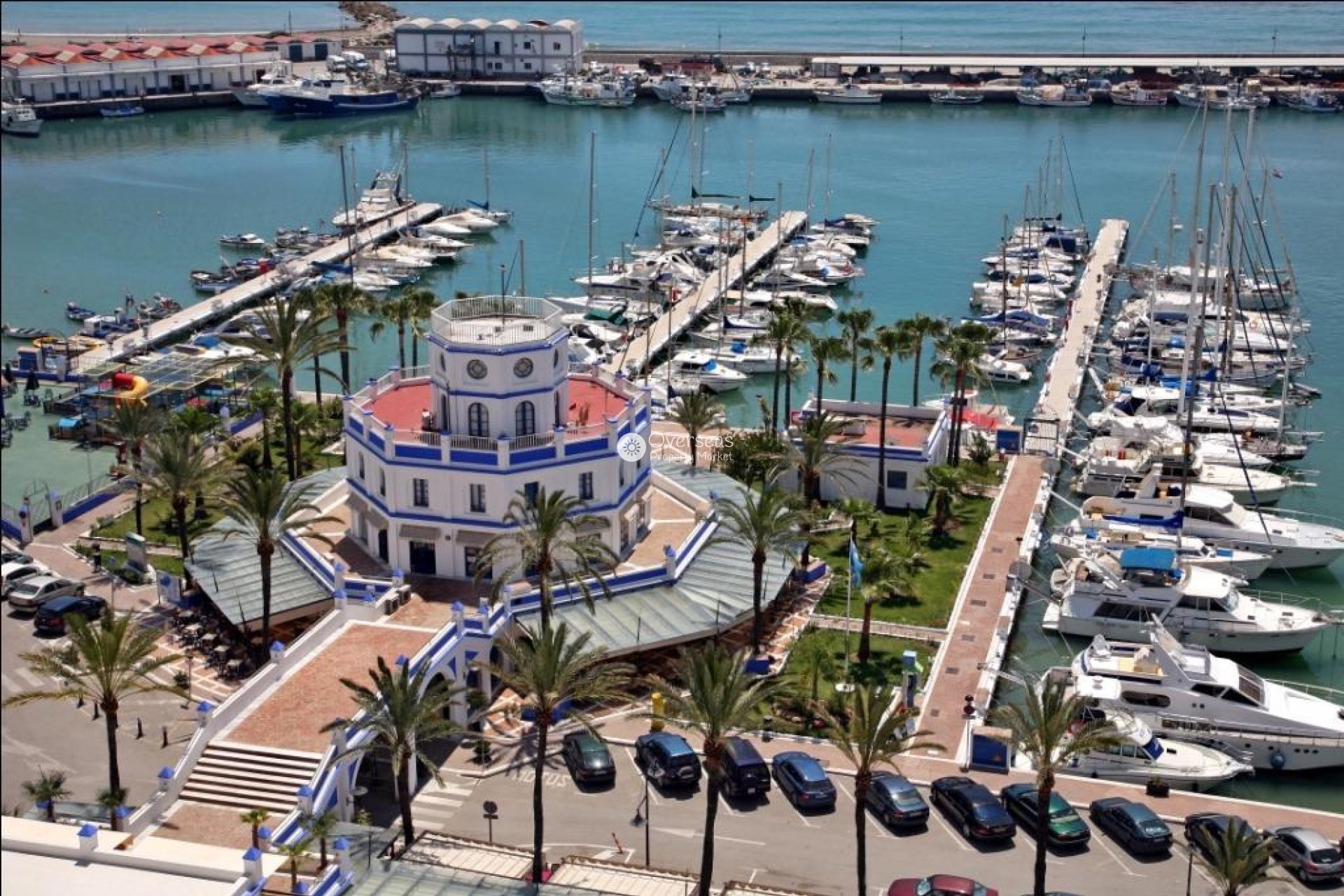 Obra nueva - Apartamento / piso -
Estepona