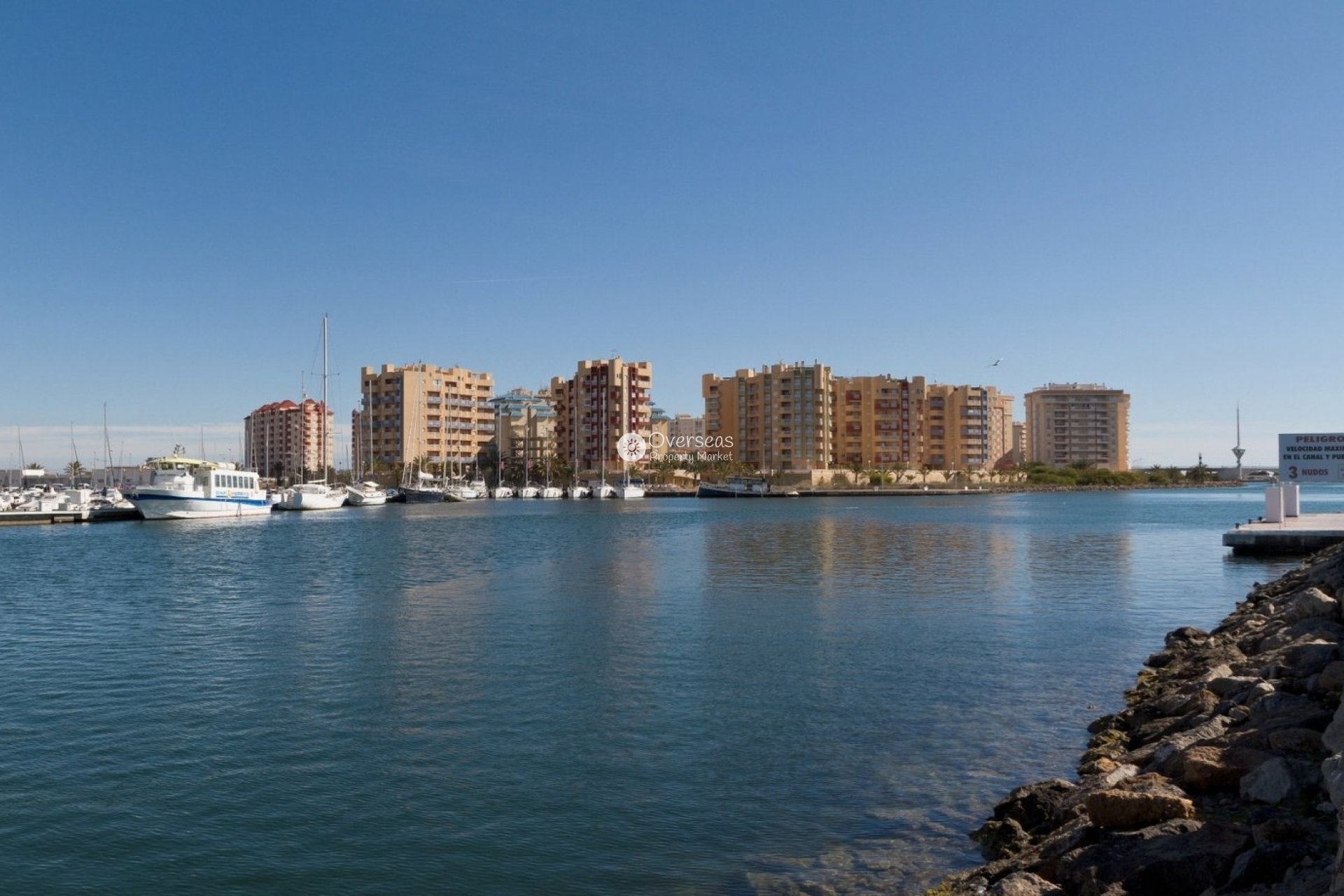 Obra nueva - Apartamento / piso -
La Manga del Mar Menor