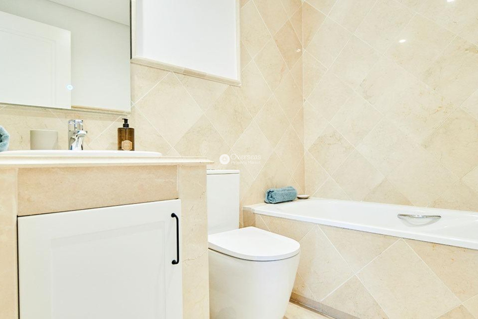 Obra nueva - Apartamento / piso -
Marbella