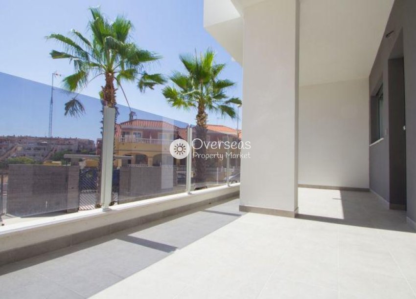 Obra nueva - Ático -
Orihuela Costa - Las Filipinas