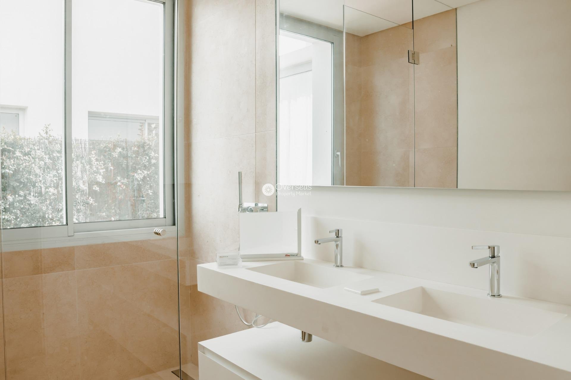 Obra nueva - Ground floor apartment -
Benahavís