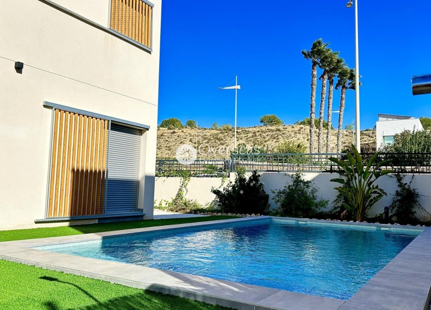 Obra nueva - Villa -
Algorfa