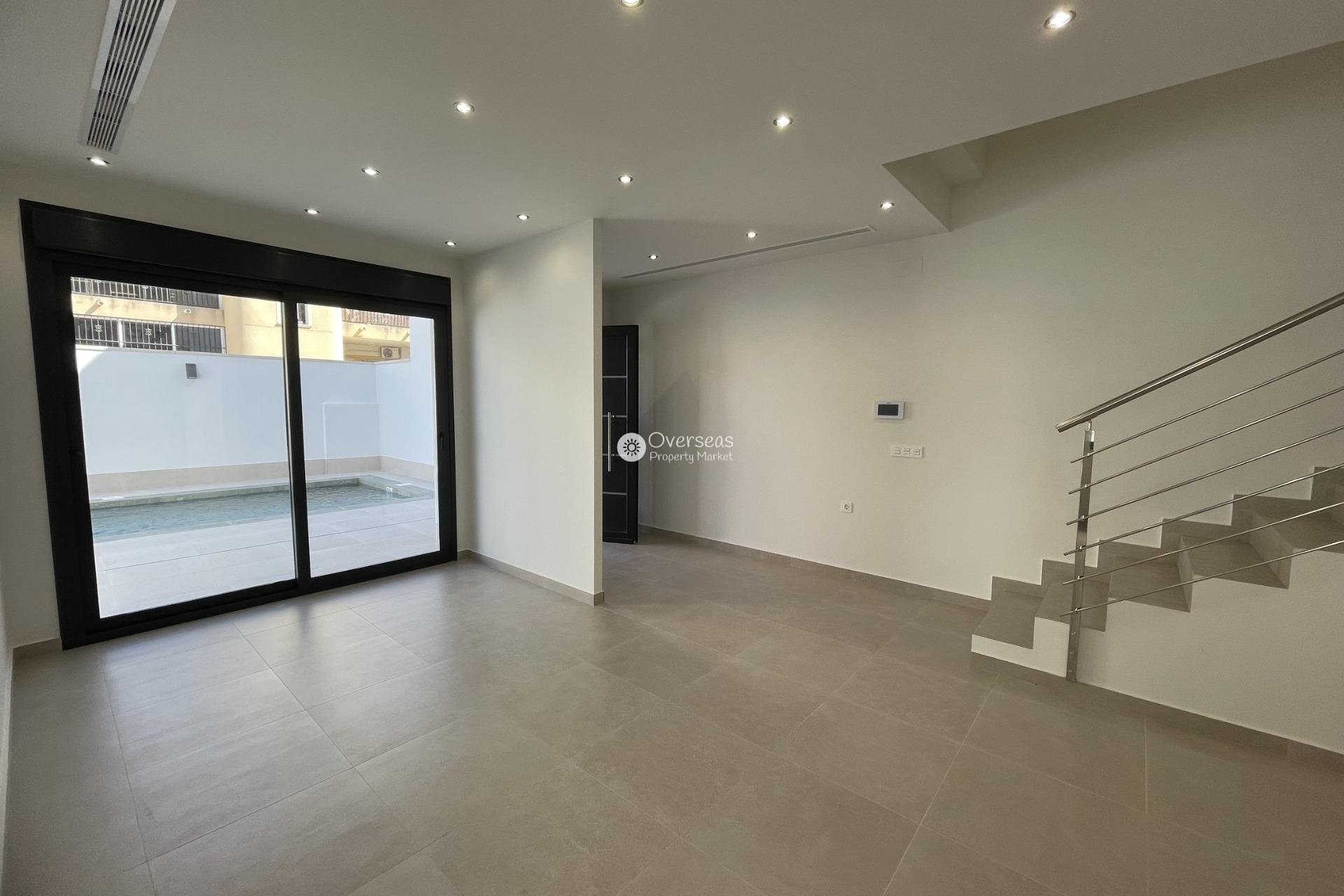 Obra nueva - Villa -
Almoradi