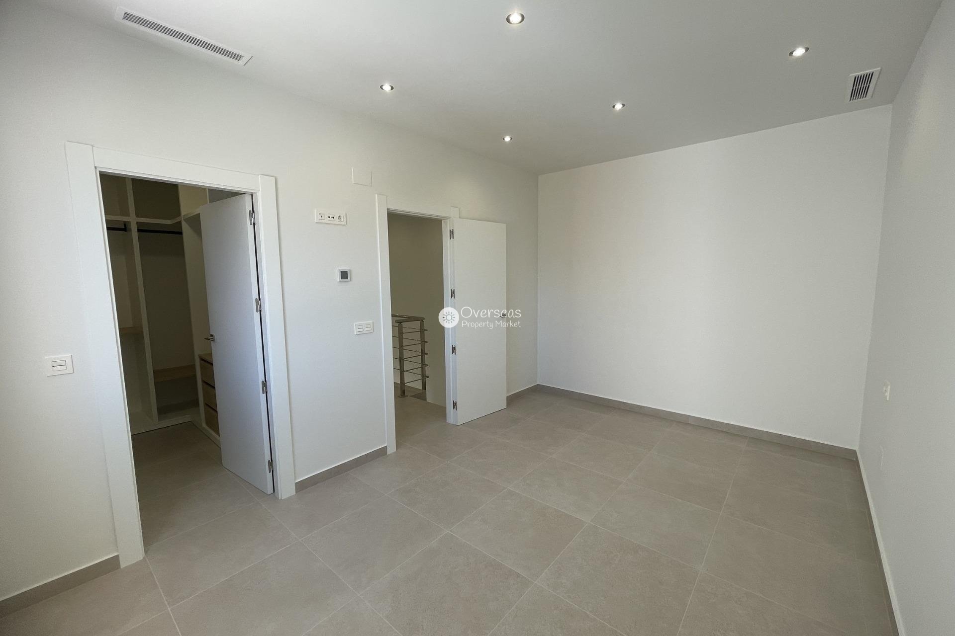 Obra nueva - Villa -
Almoradi