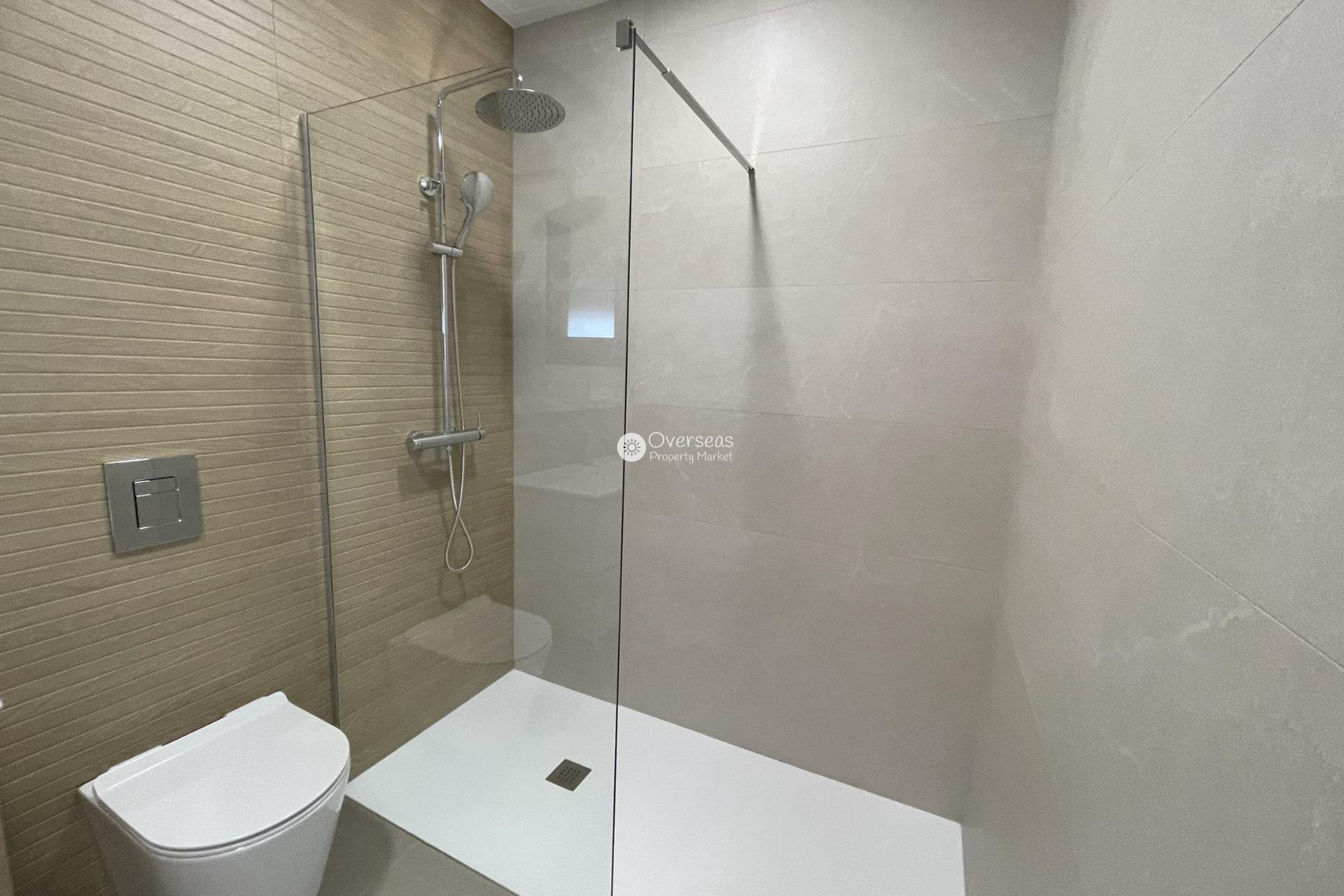 Obra nueva - Villa -
Almoradi