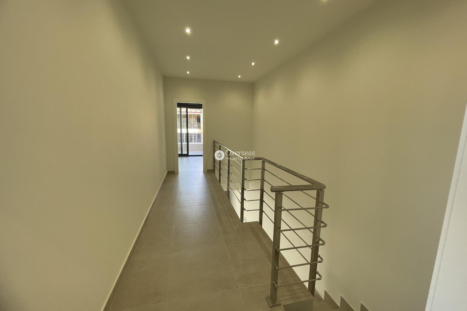 Obra nueva - Villa -
Almoradi