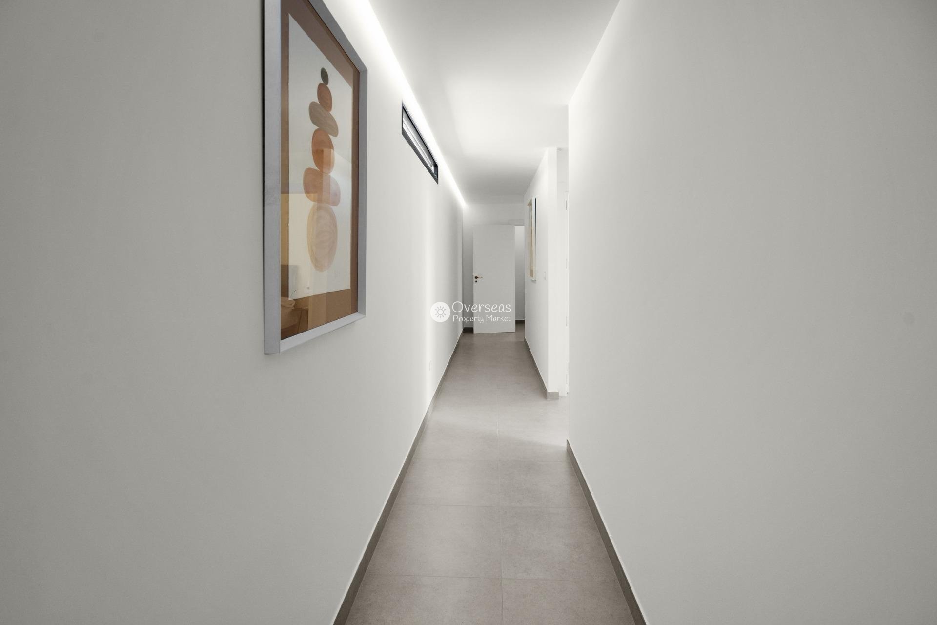 Obra nueva - Villa -
Baños y Mendigo