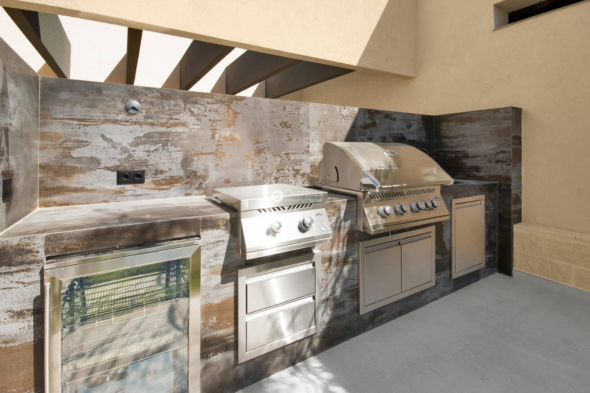 Obra nueva - Villa -
Baños y Mendigo