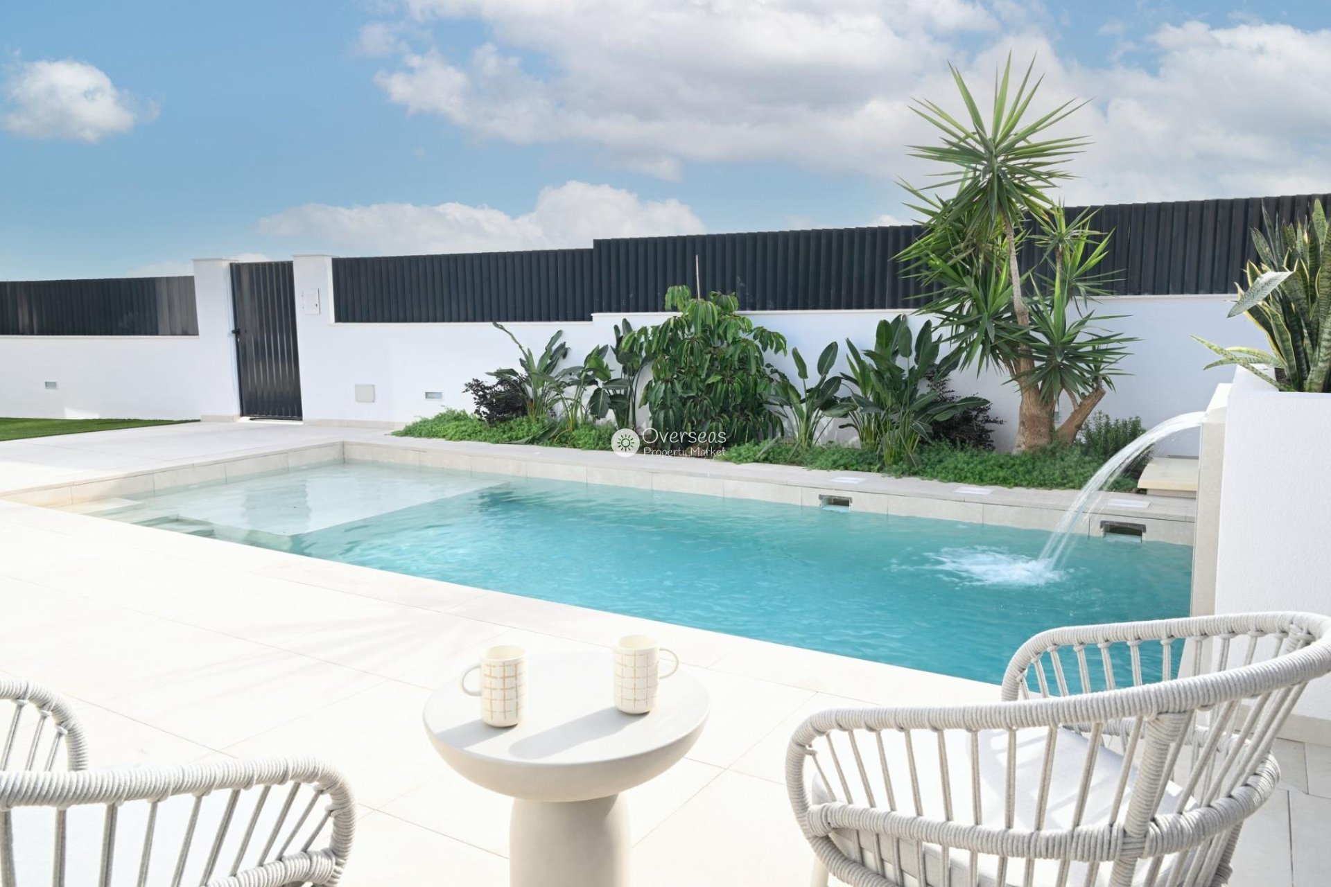 Obra nueva - Villa -
Baños y Mendigo