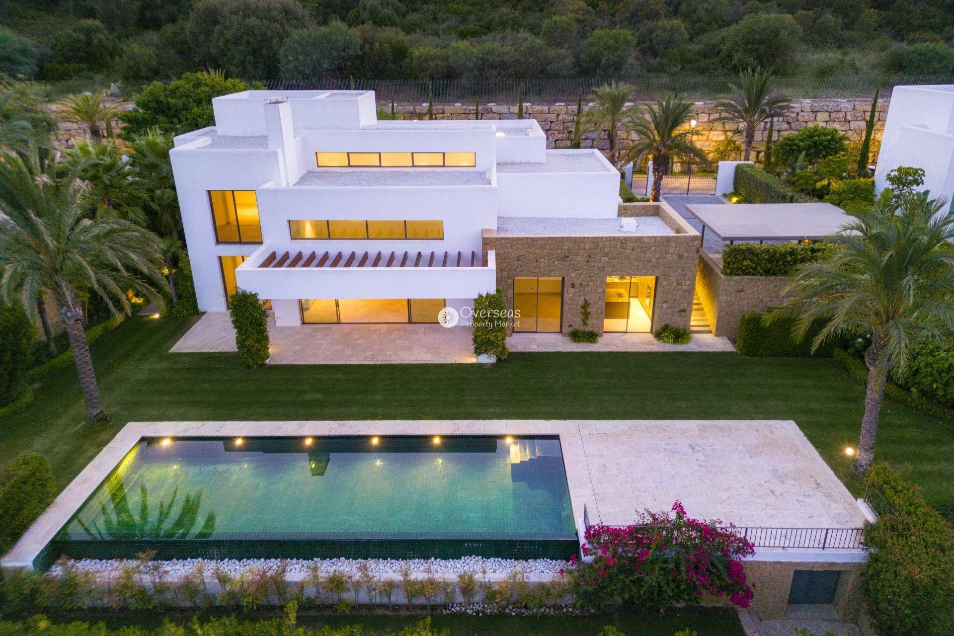Obra nueva - Villa -
Casares