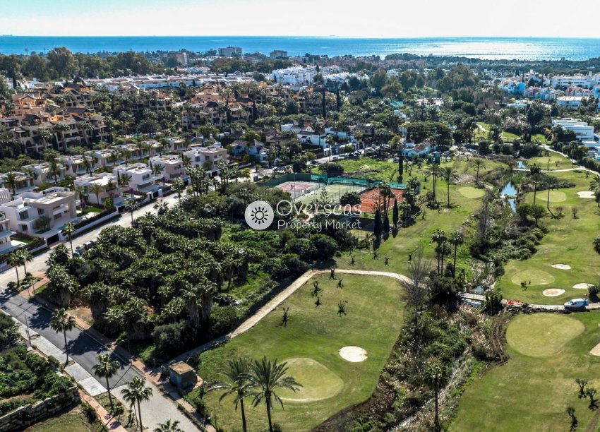 Obra nueva - Villa -
Estepona