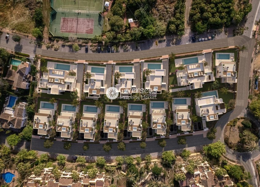 Obra nueva - Villa -
Estepona