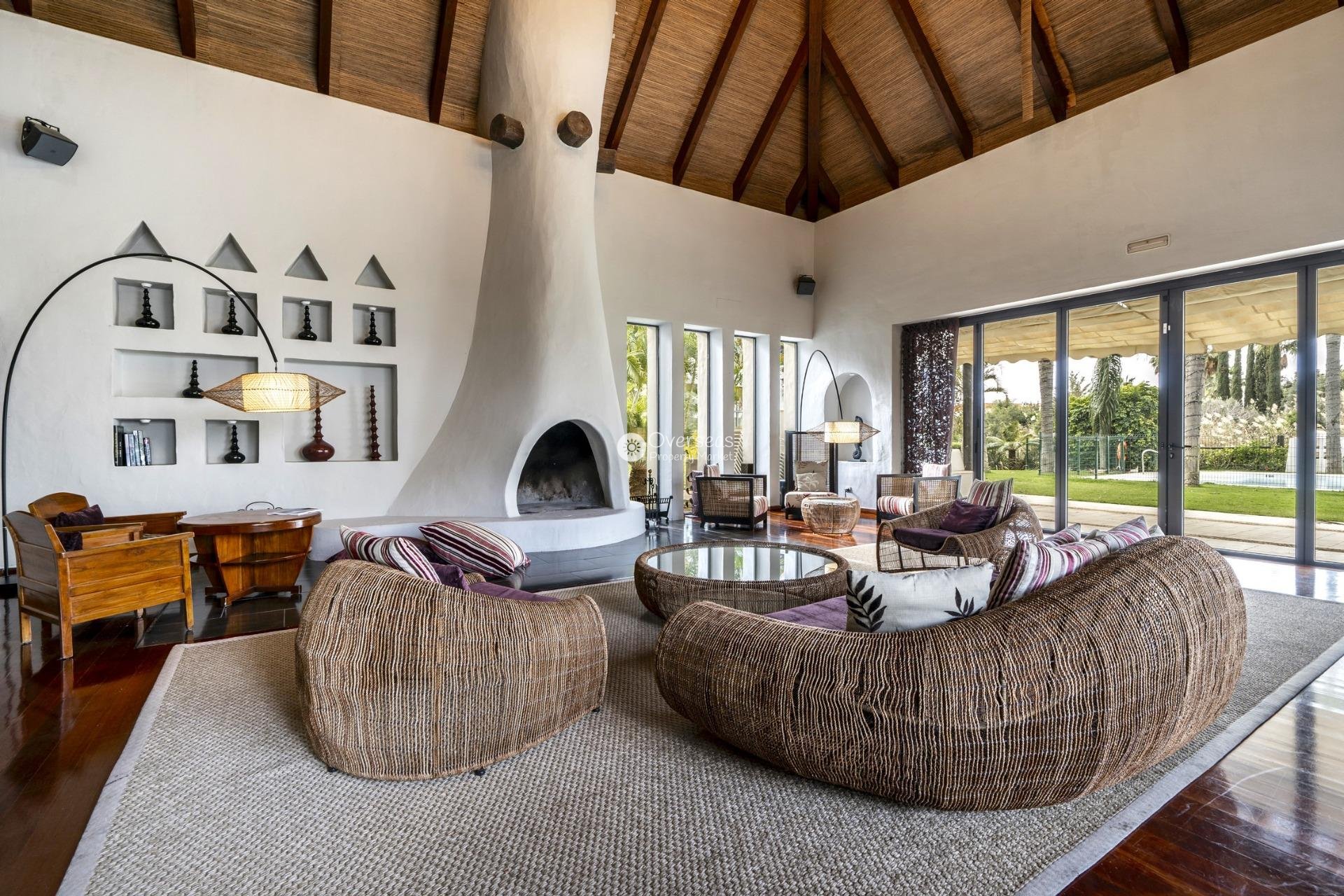 Obra nueva - Villa -
Estepona