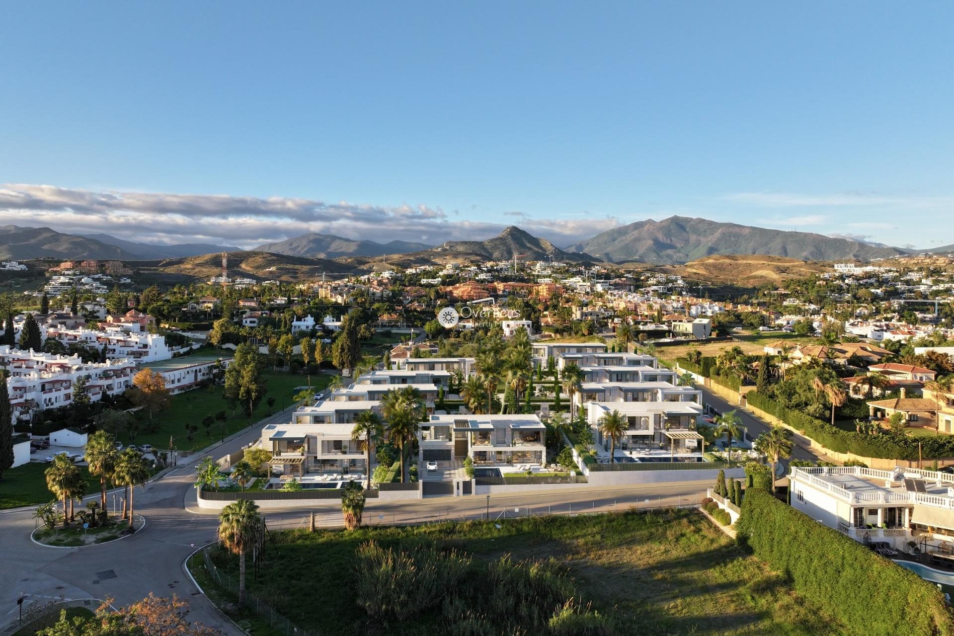 Obra nueva - Villa -
Estepona