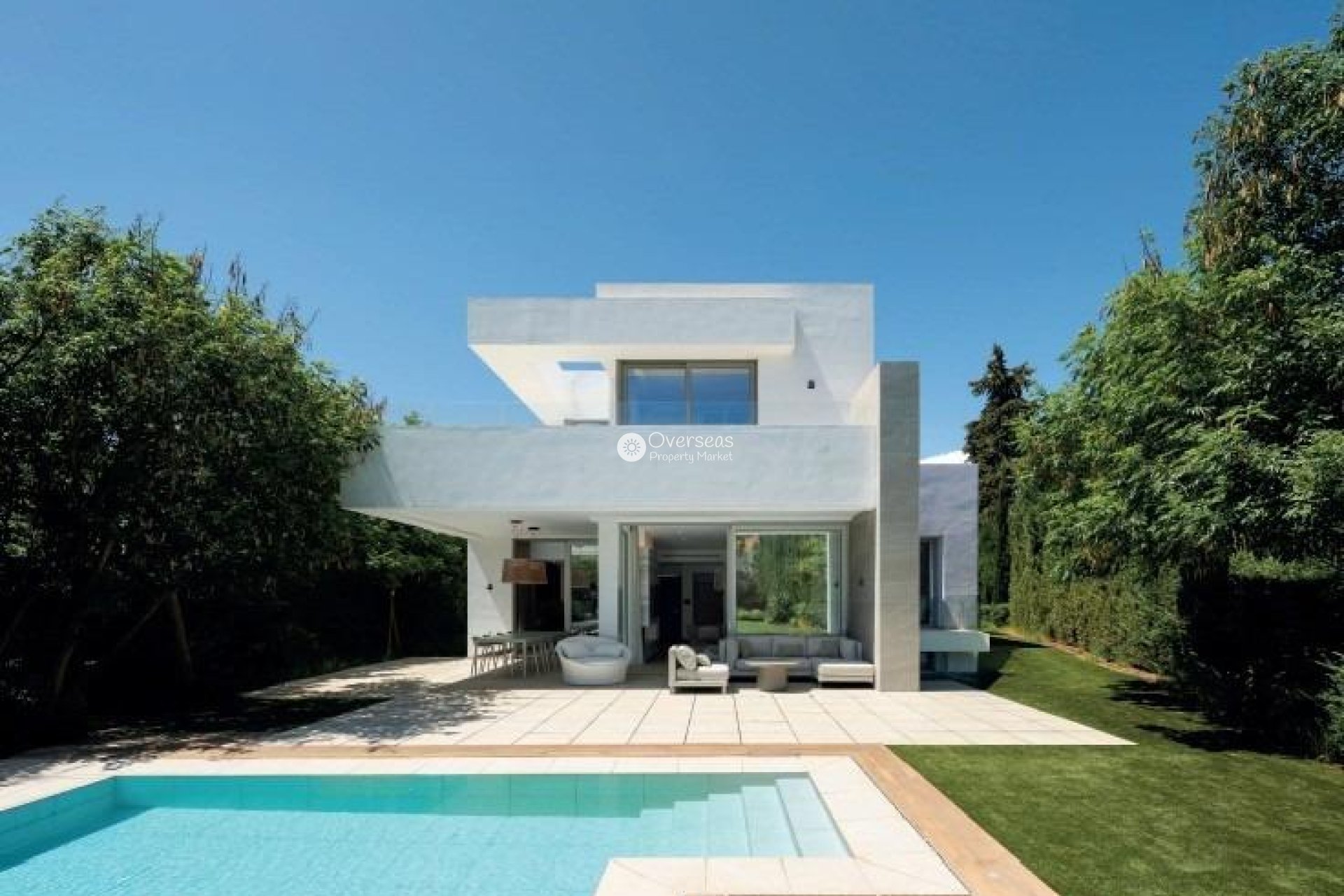 Obra nueva - Villa -
Estepona