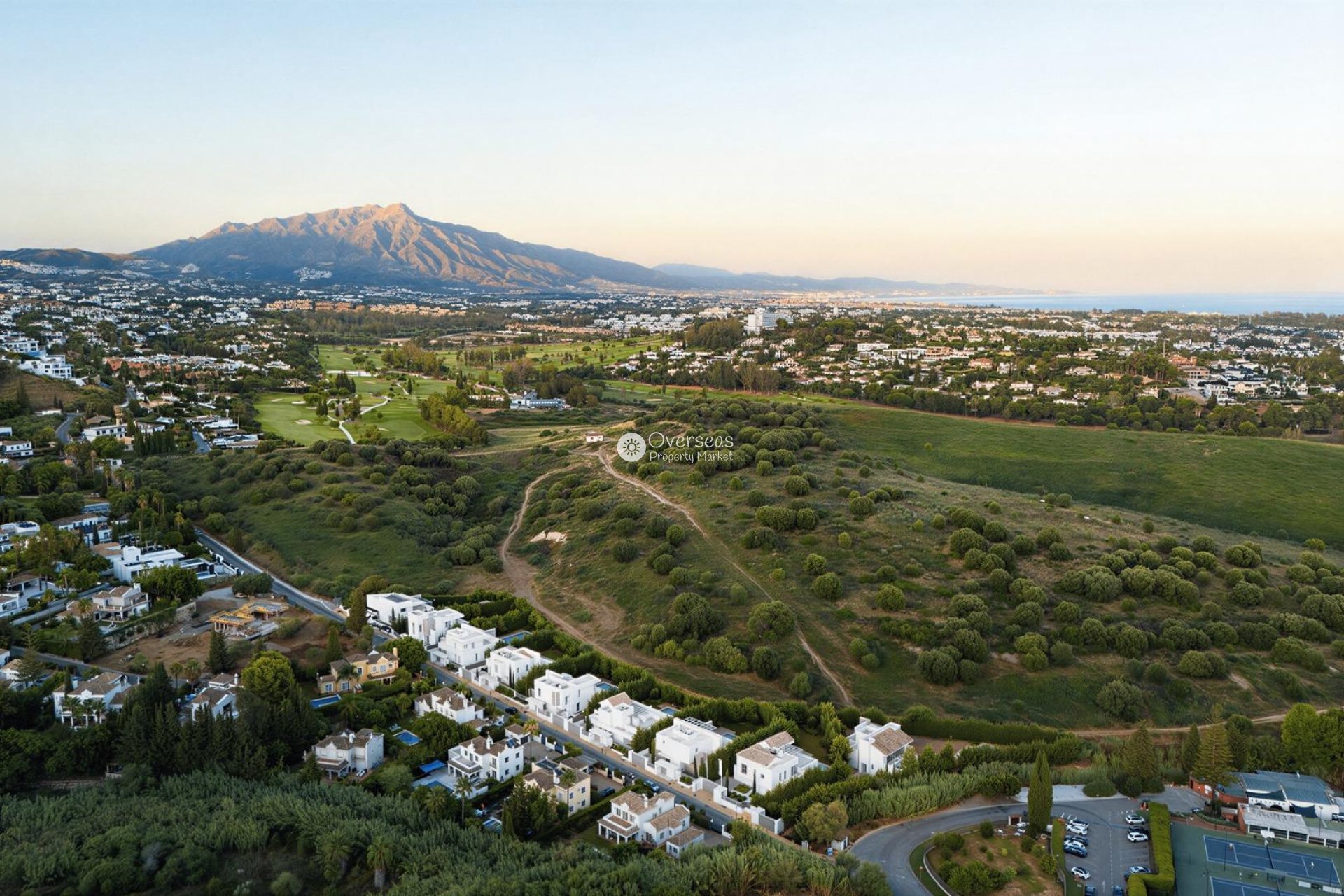 Obra nueva - Villa -
Estepona