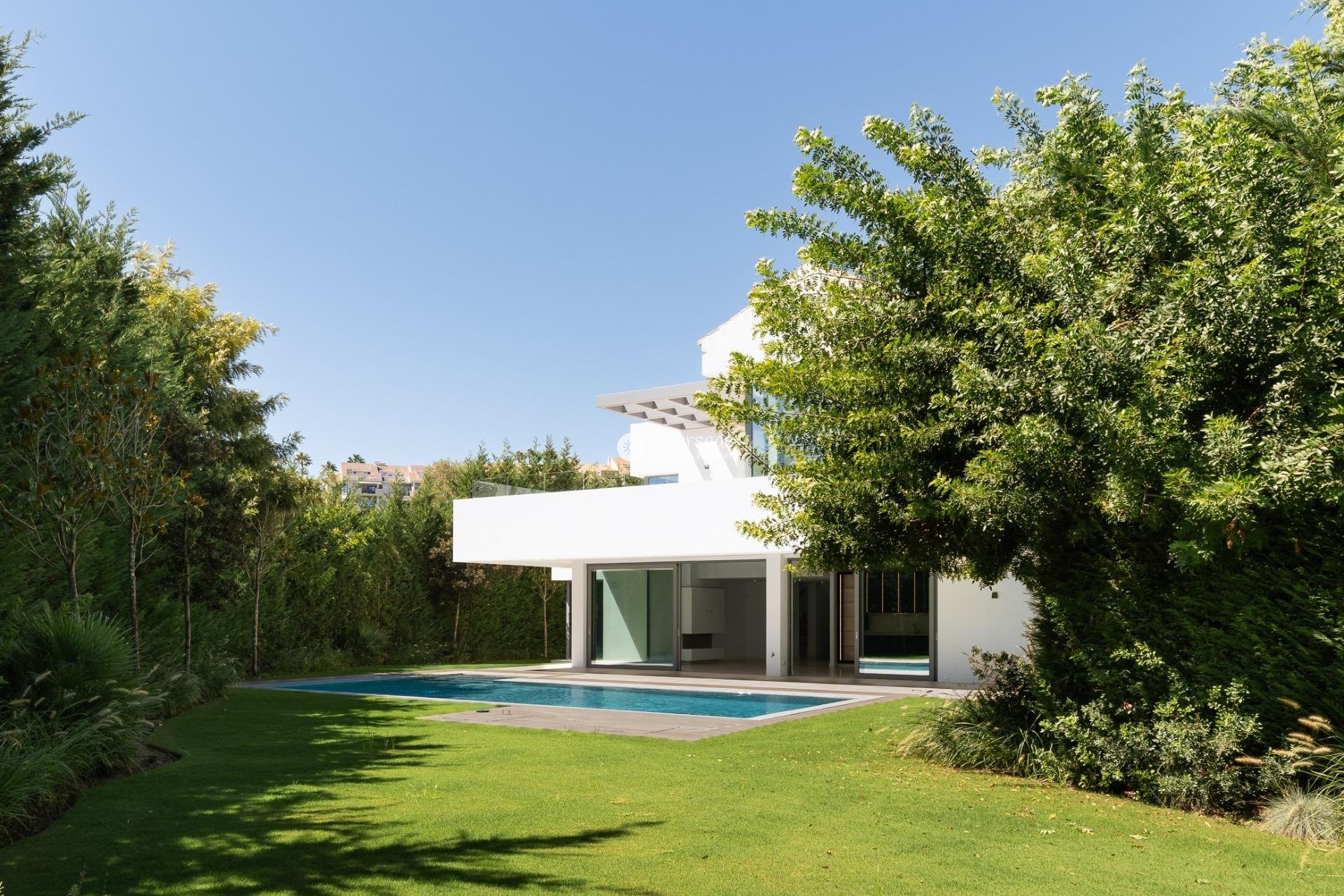 Obra nueva - Villa -
Estepona