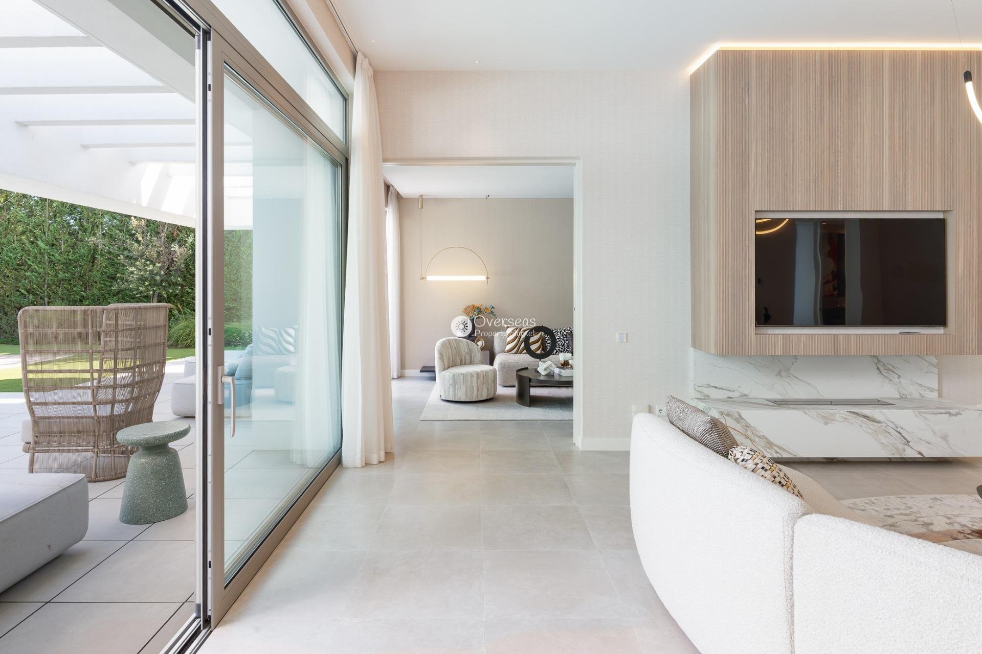 Obra nueva - Villa -
Estepona