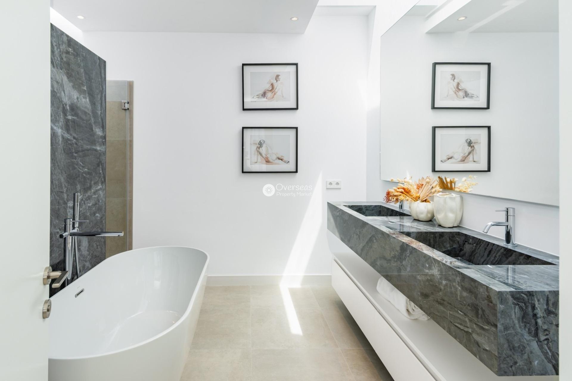 Obra nueva - Villa -
Estepona