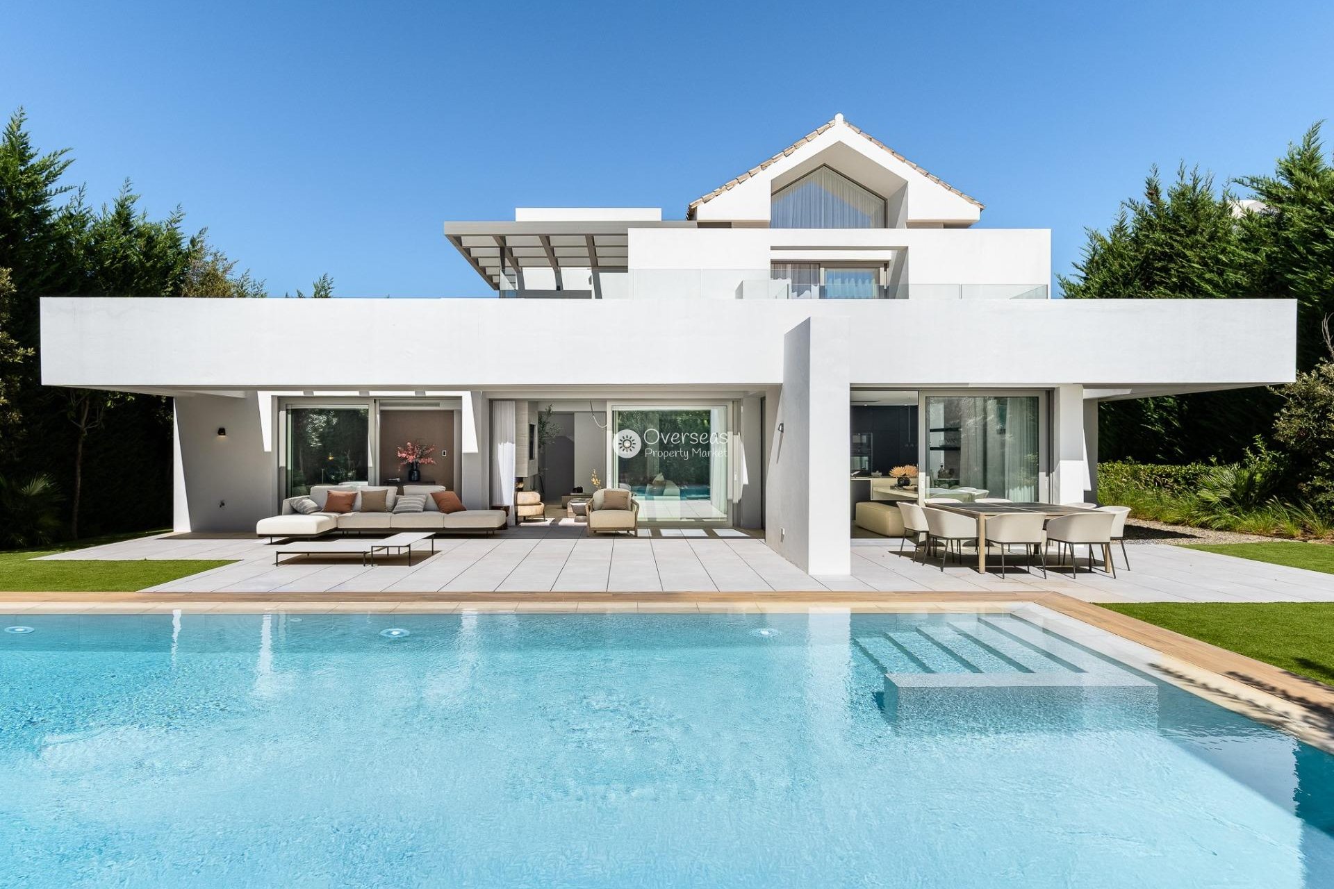 Obra nueva - Villa -
Estepona