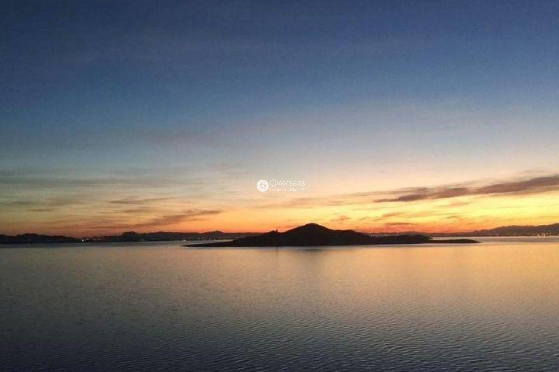 Obra nueva - Villa -
La Manga del Mar Menor