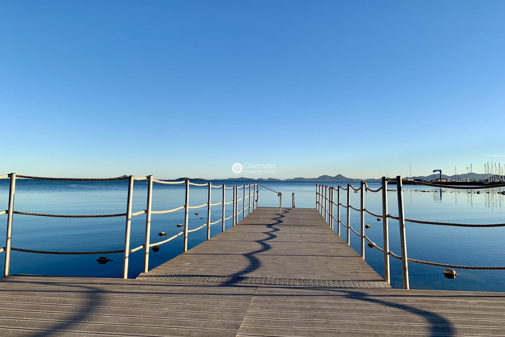 Obra nueva - Villa -
Los Alcazares