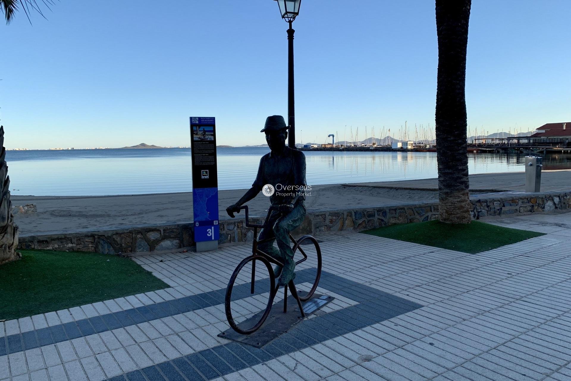 Obra nueva - Villa -
Los Alcazares