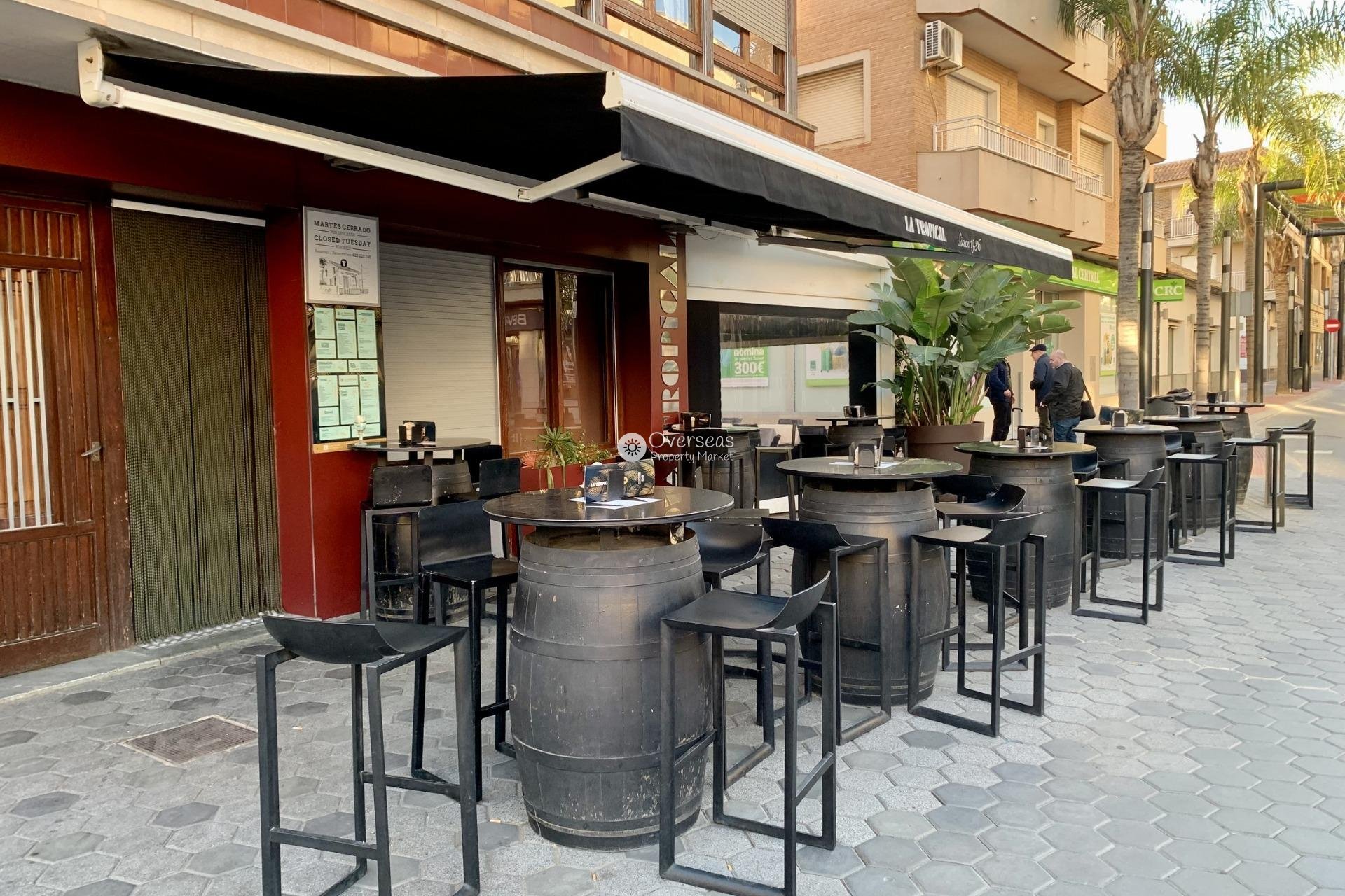 Obra nueva - Villa -
Los Alcazares