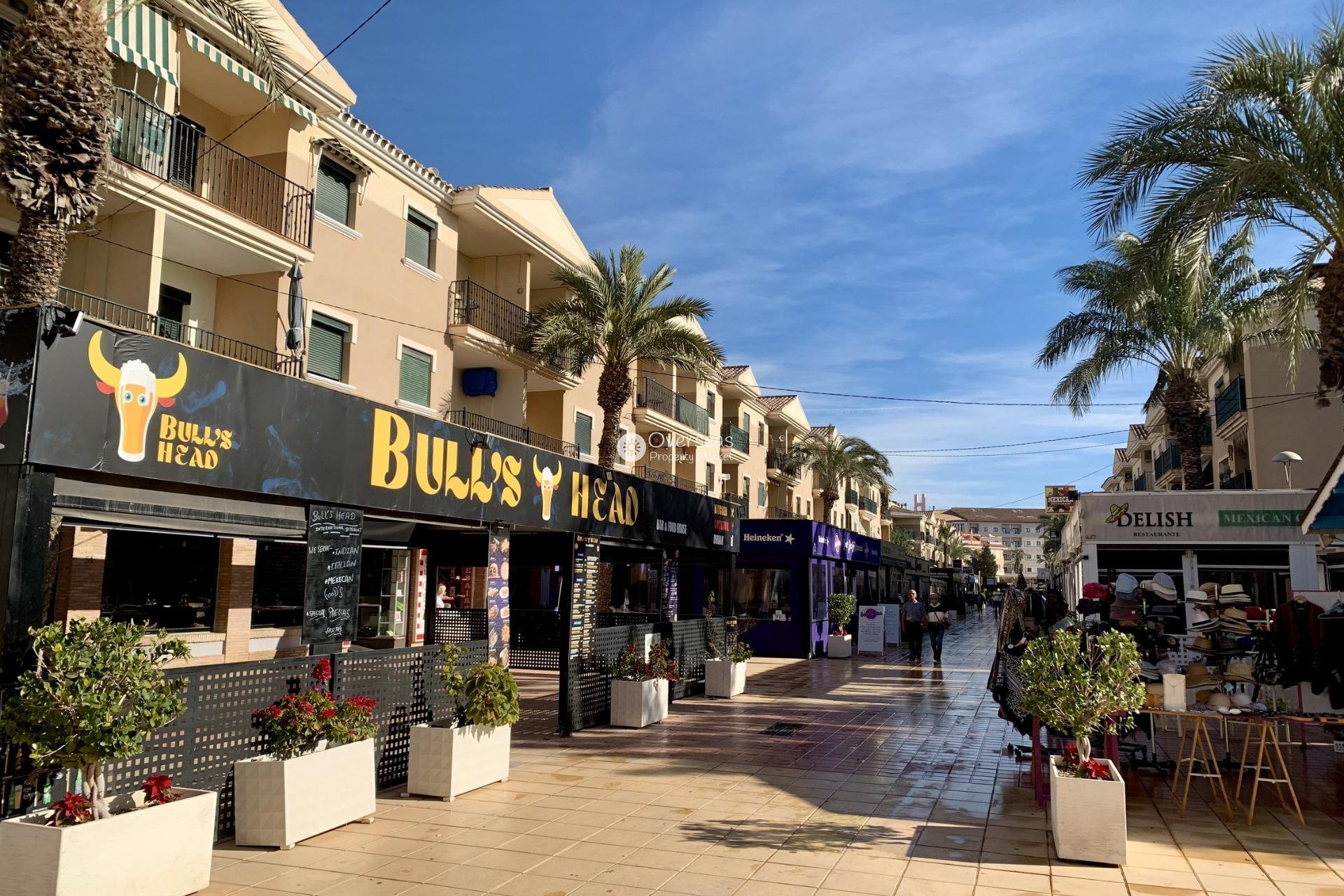 Obra nueva - Villa -
Los Alcazares