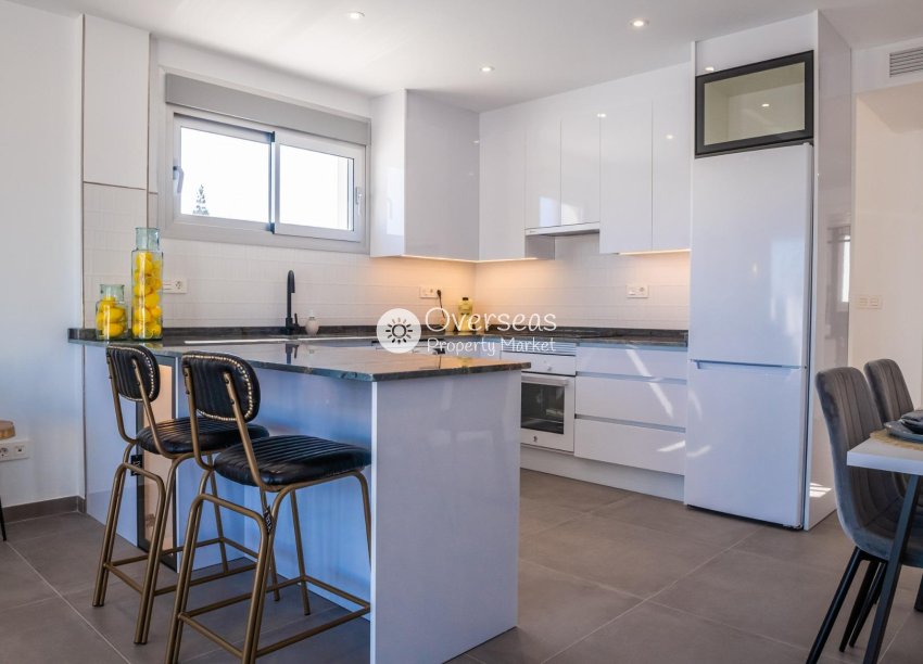 Obra nueva - Villa -
Los Alcazares