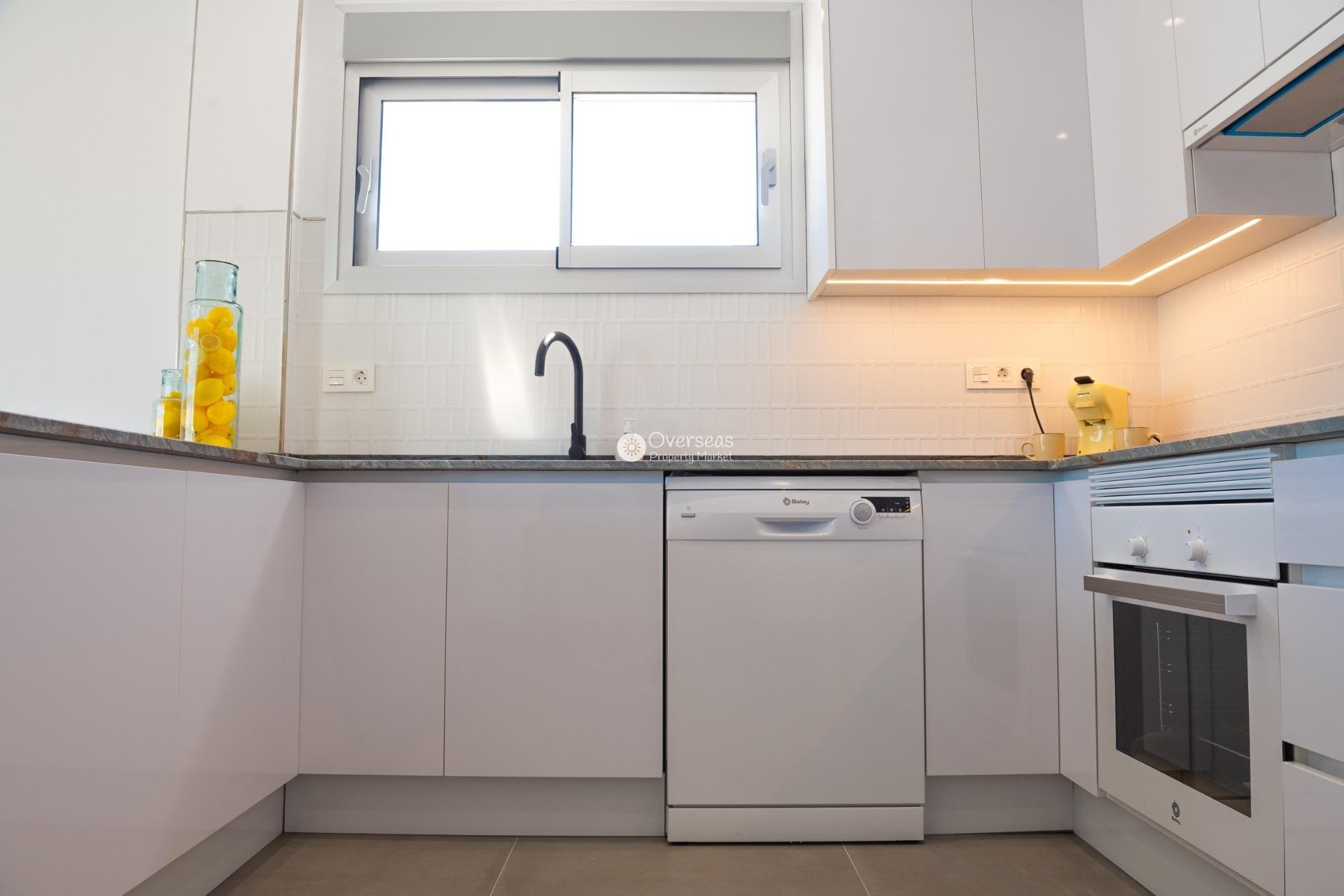 Obra nueva - Villa -
Los Alcazares