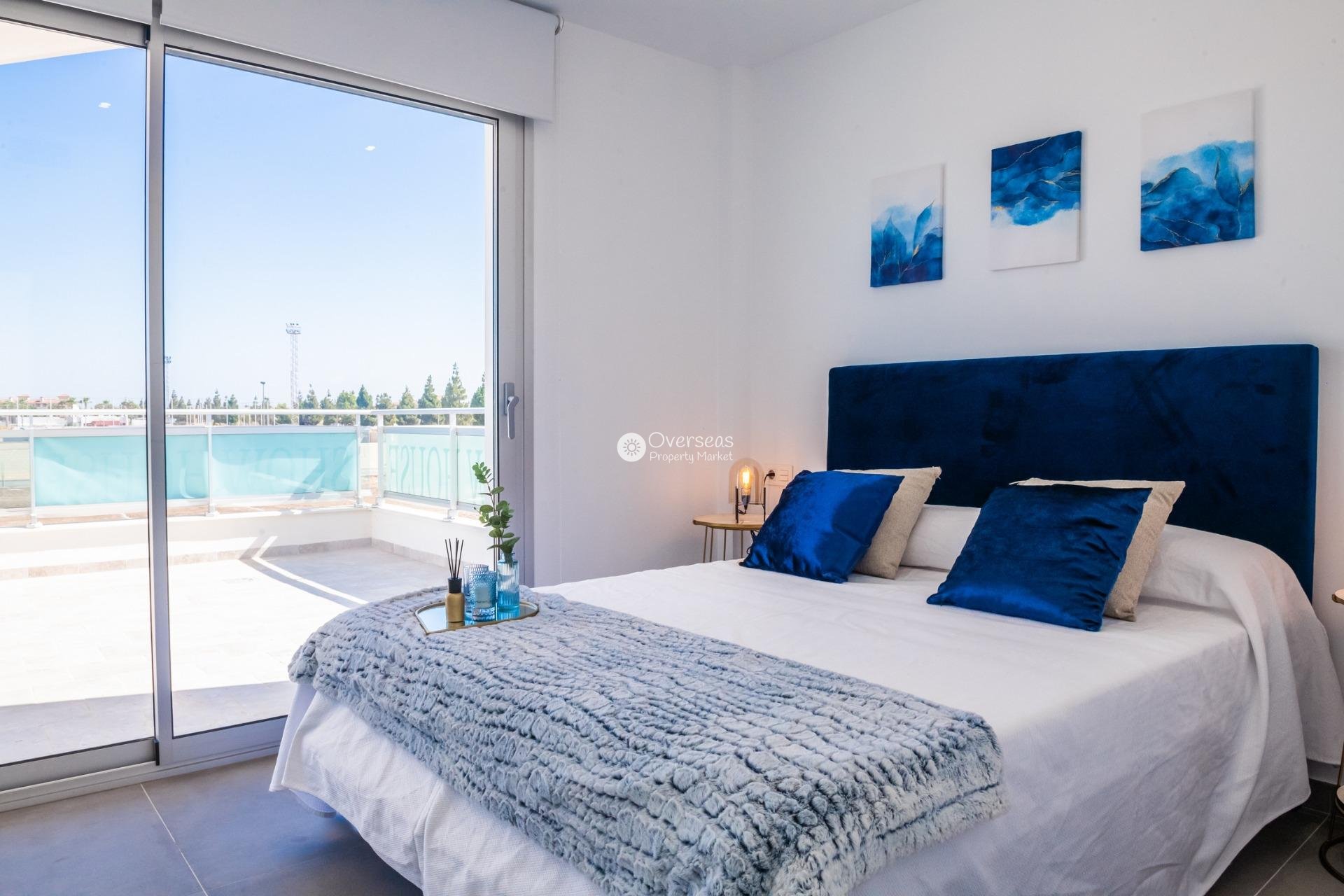 Obra nueva - Villa -
Los Alcazares