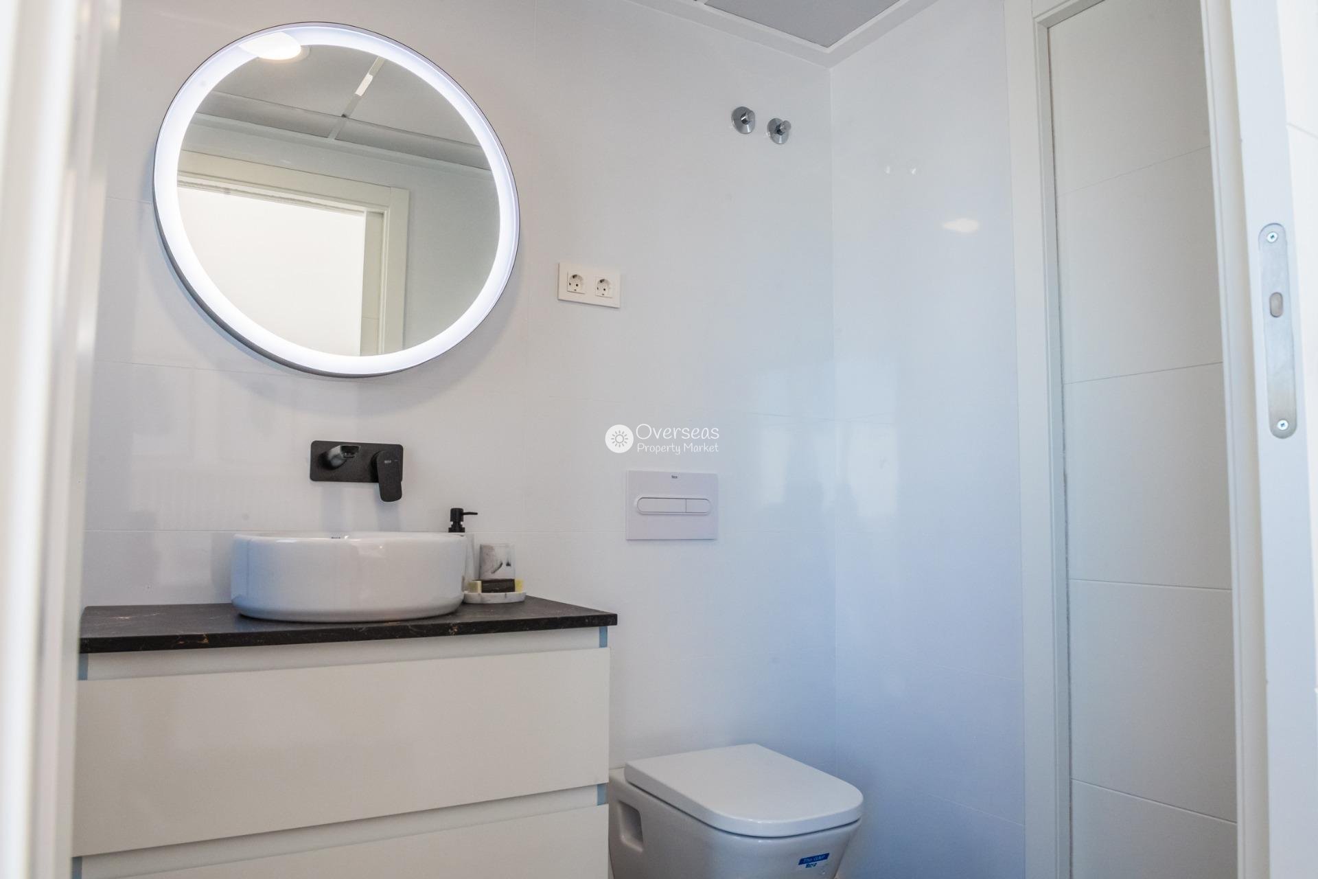 Obra nueva - Villa -
Los Alcazares