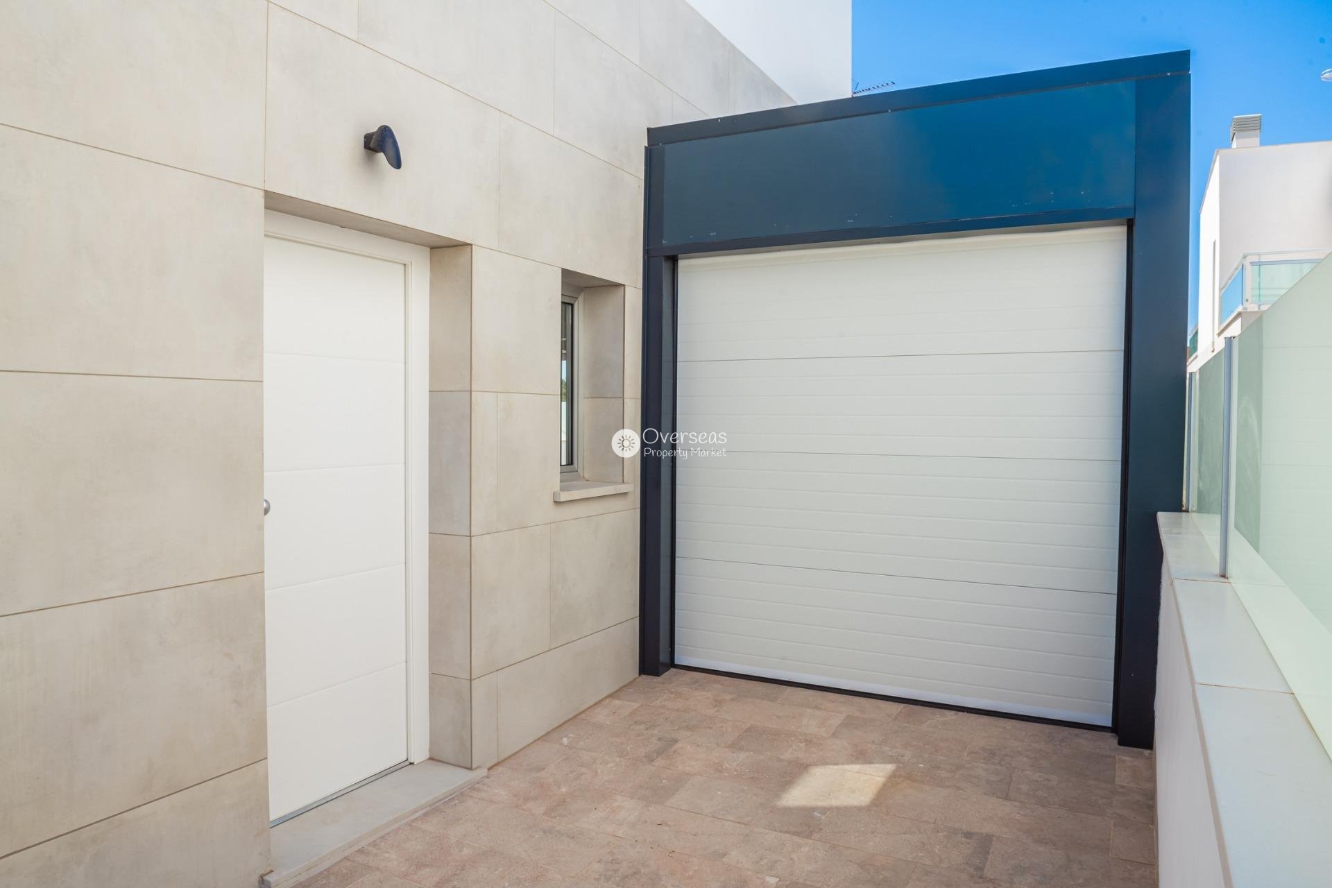 Obra nueva - Villa -
Los Alcazares