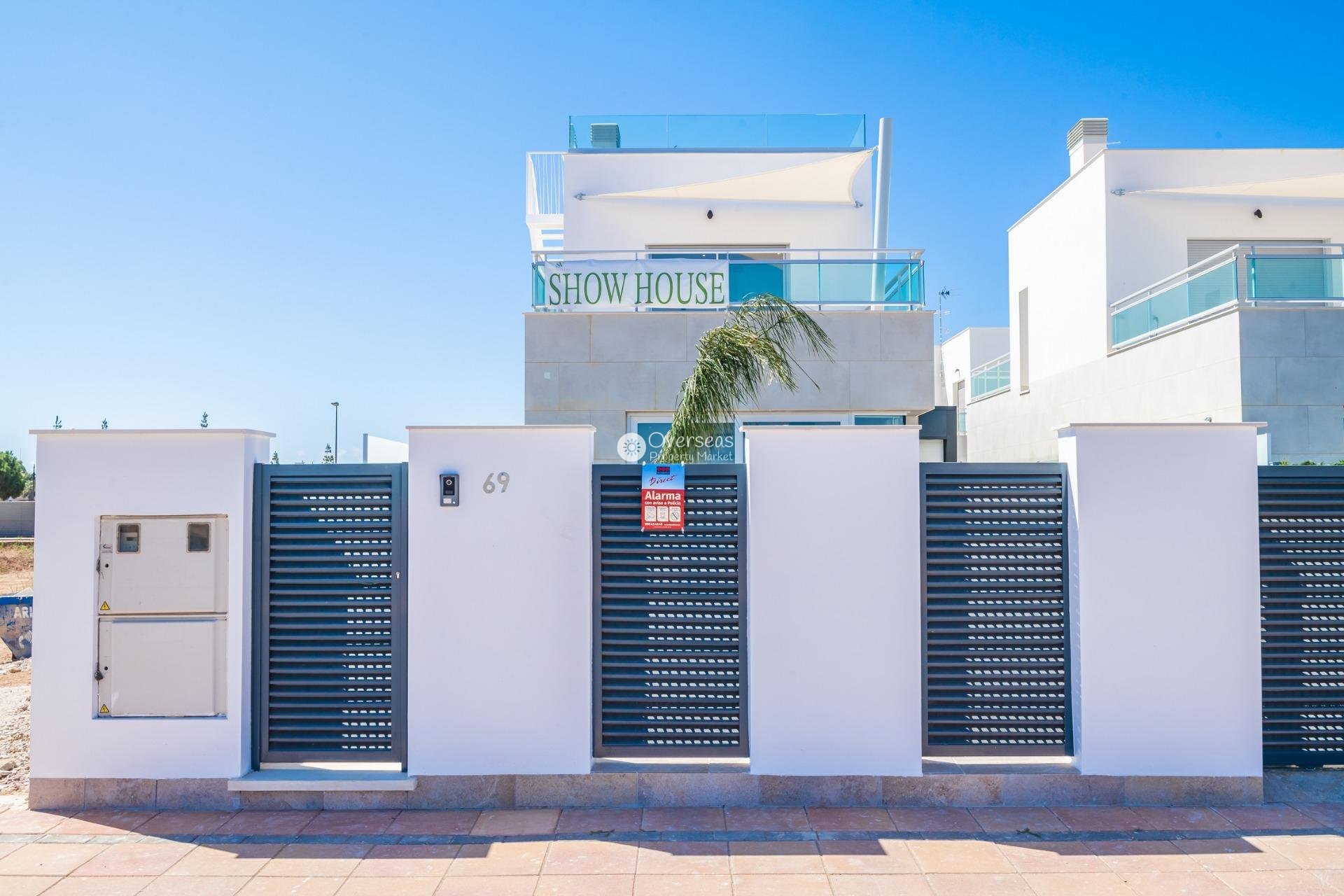 Obra nueva - Villa -
Los Alcazares