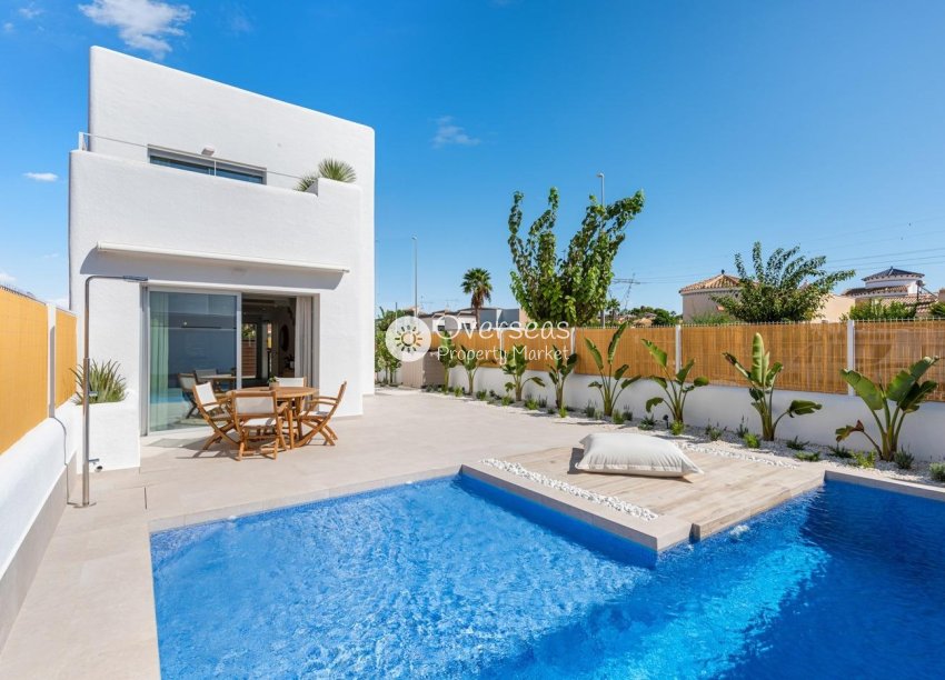 Obra nueva - Villa -
Los Alcazares