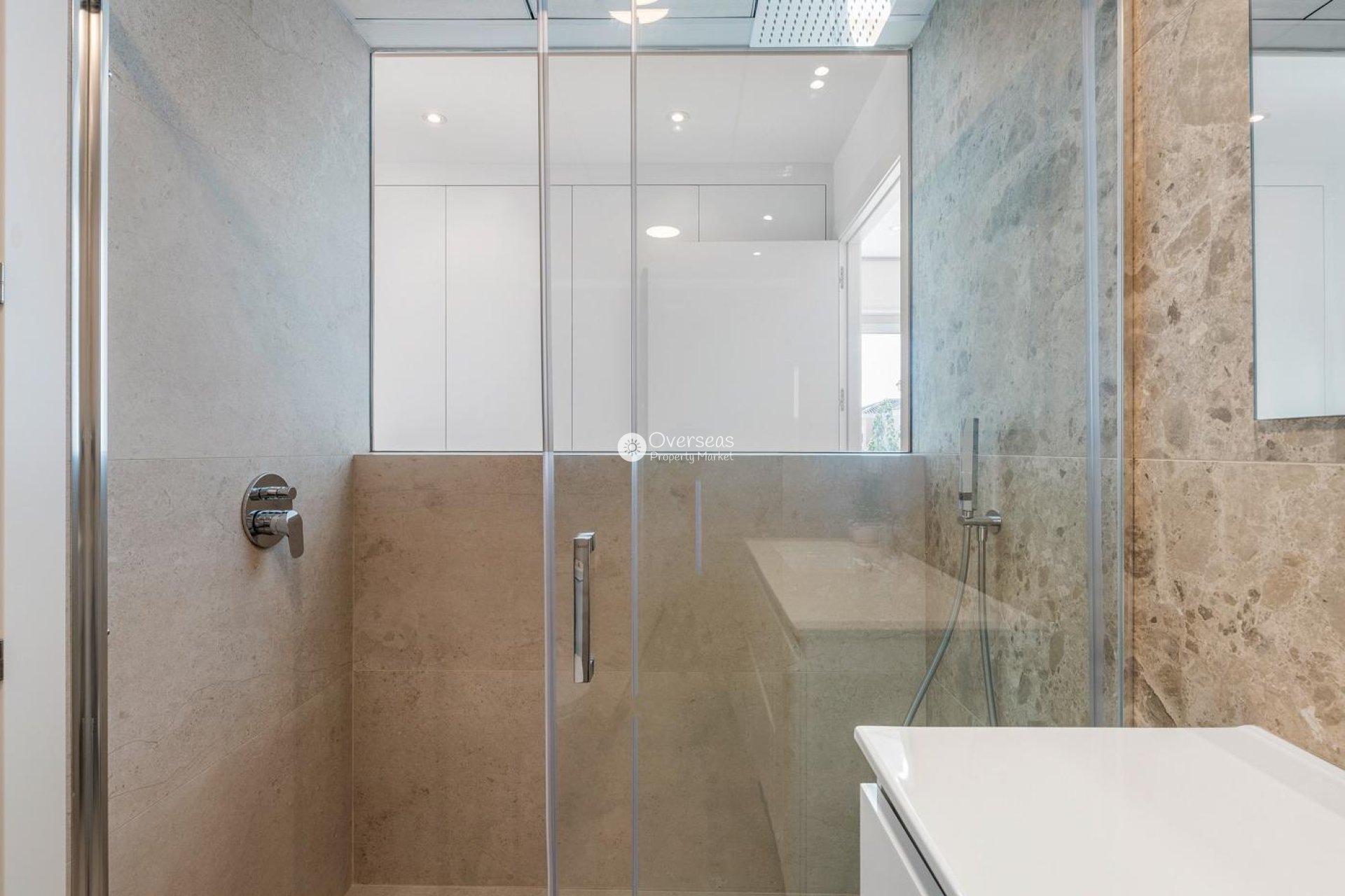 Obra nueva - Villa -
Los Alcazares