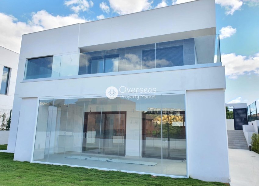 Obra nueva - Villa -
Manilva