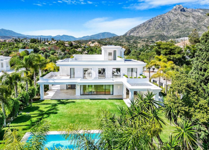 Obra nueva - Villa -
Marbella