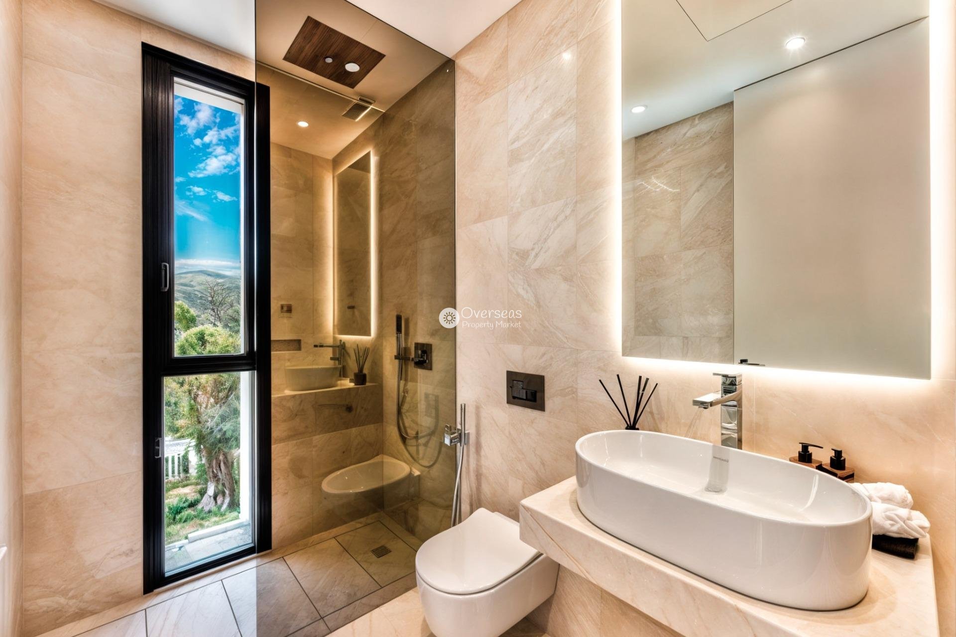 Obra nueva - Villa -
Marbella