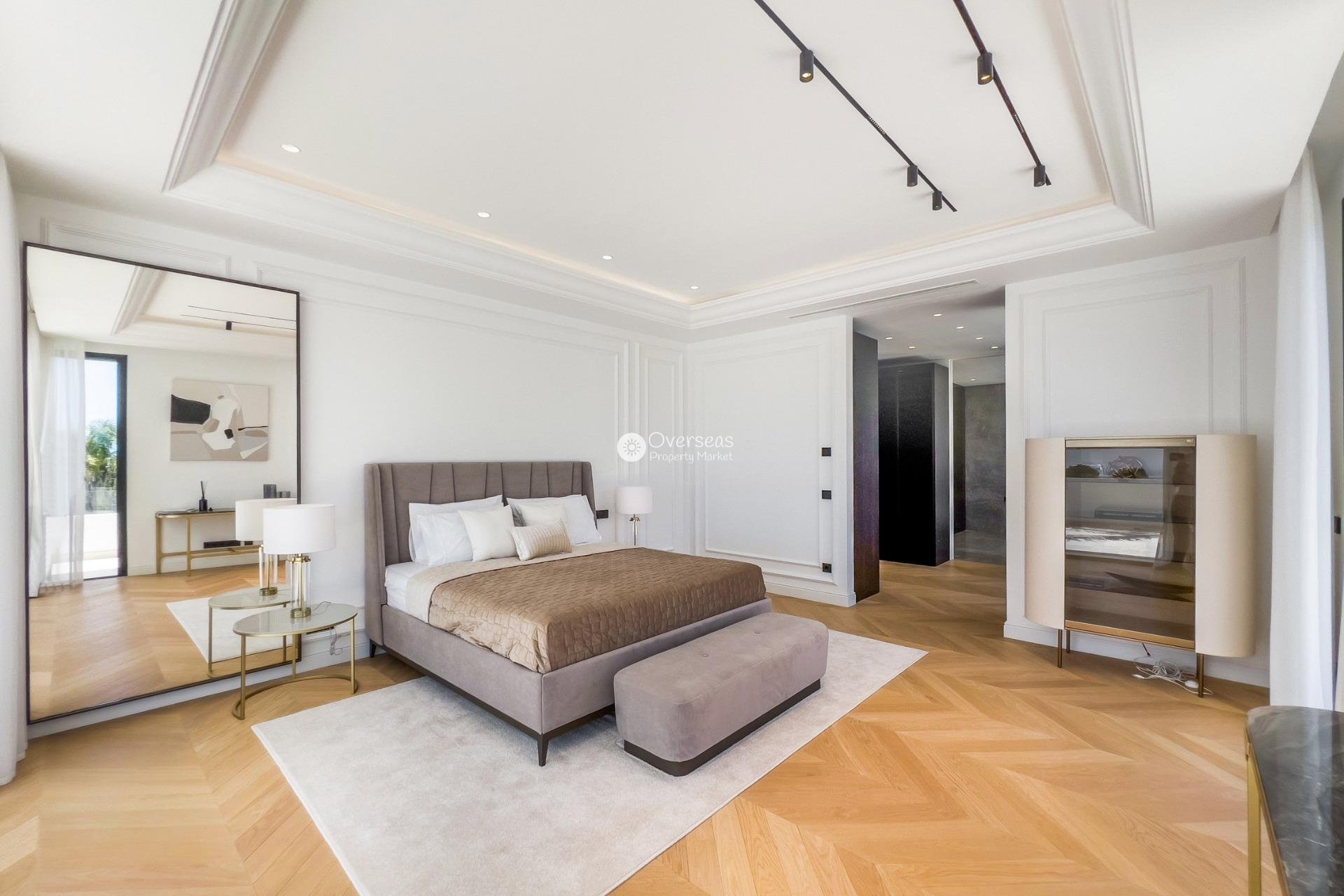 Obra nueva - Villa -
Marbella